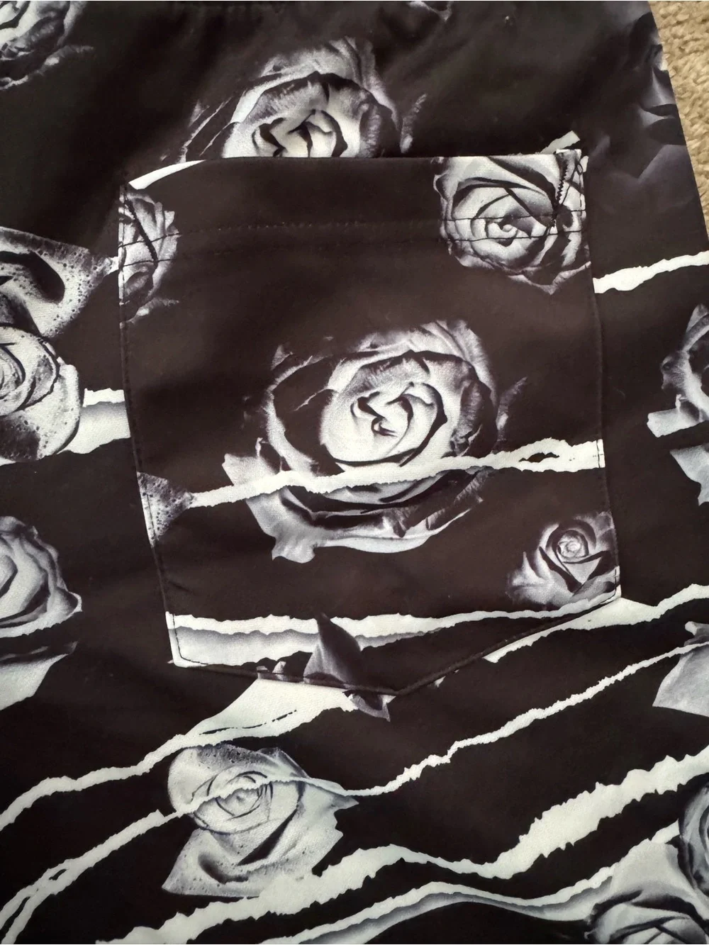 Men’s Black & White Rose-Print Shorts Size Small